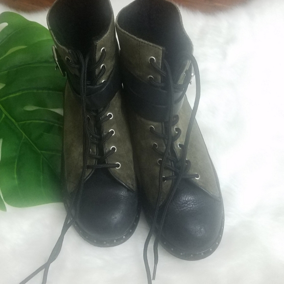 UGG Australia Collection Combat Boots Size 6.5 - Picture 9 of 13